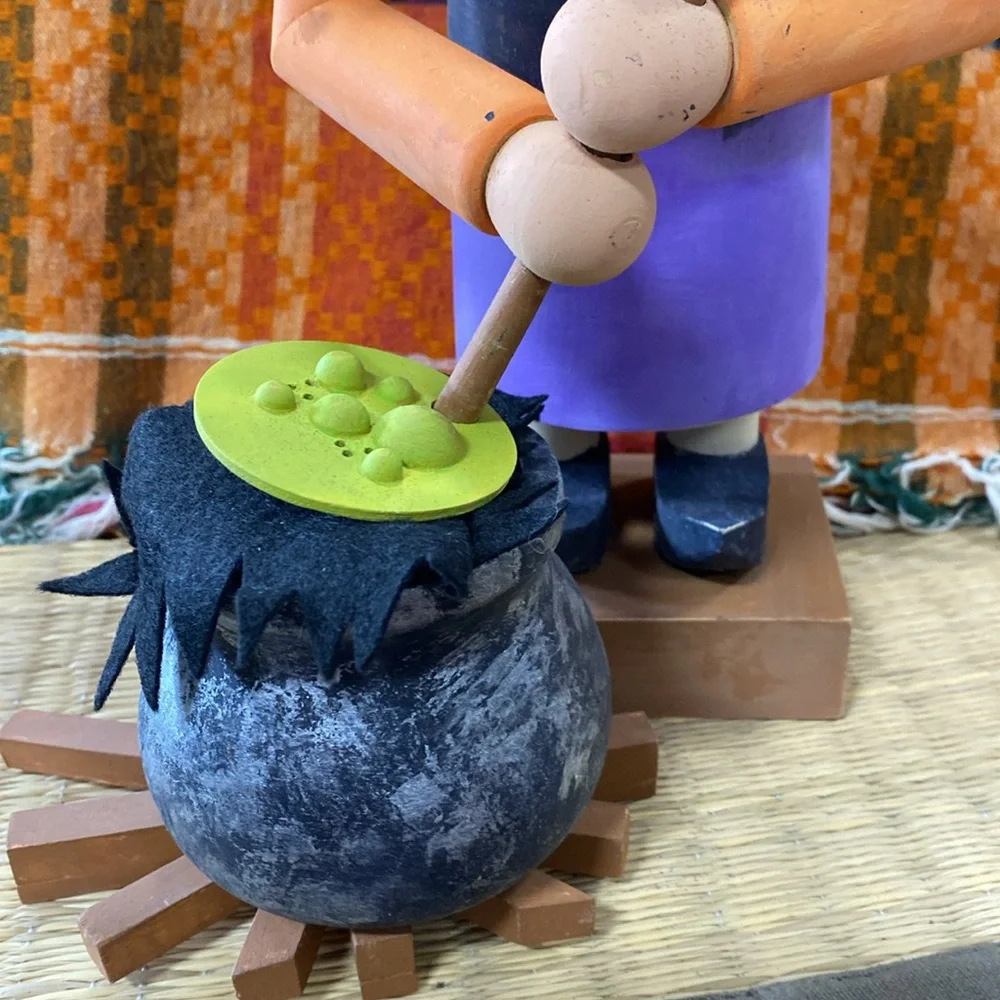 Witches Potion wood statue